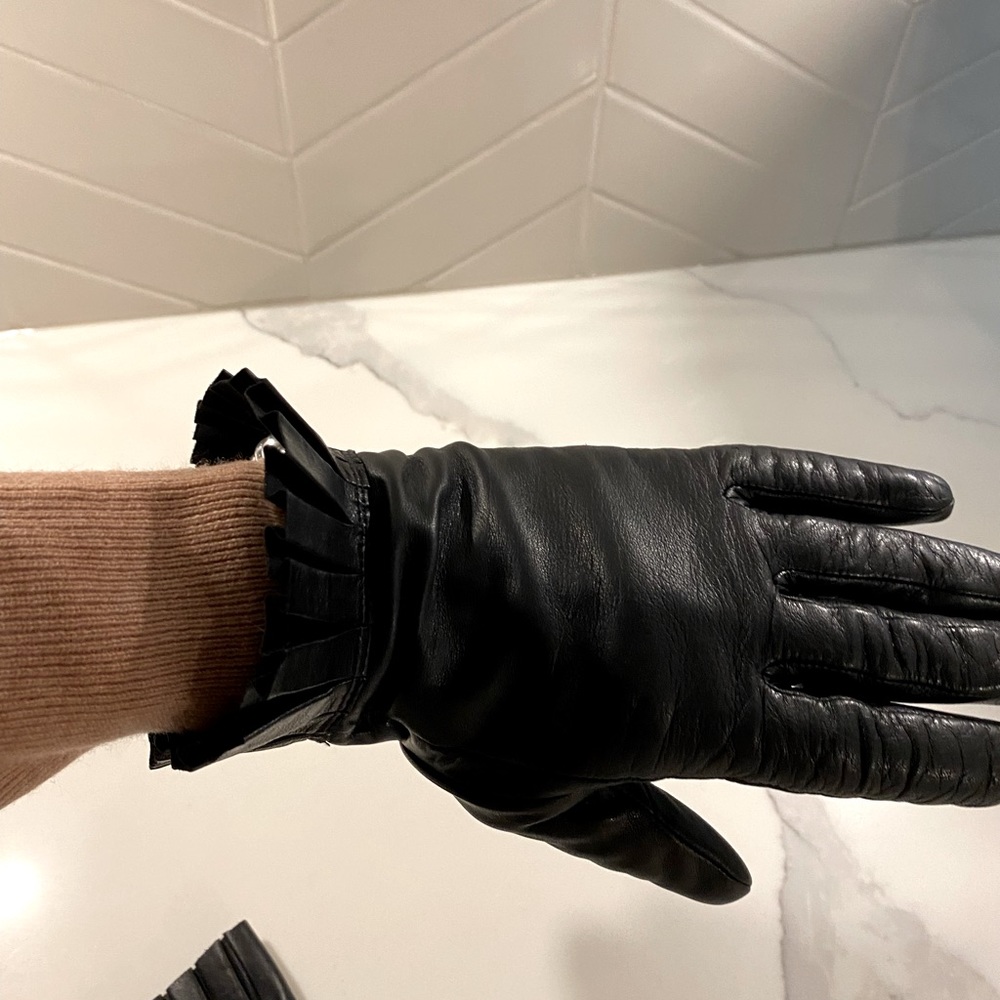 Cole Hann black leather gloves